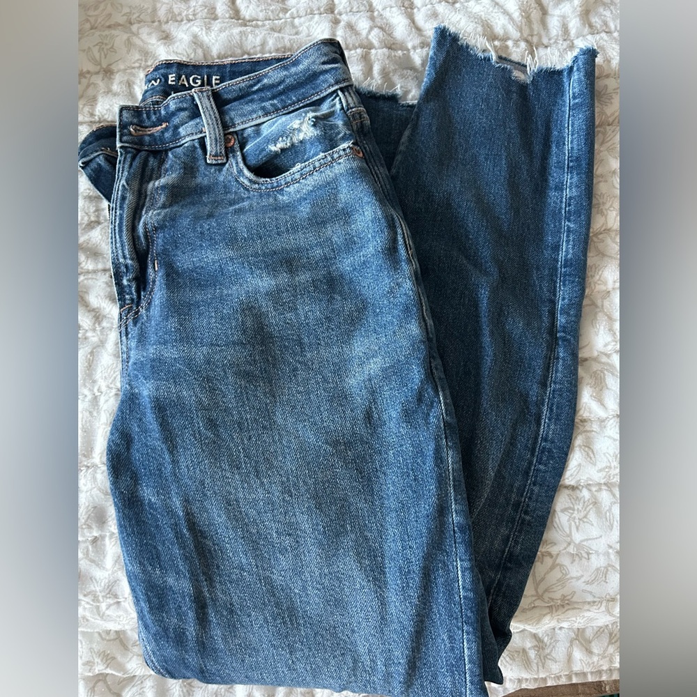 American Eagle Strigid Mom Jean